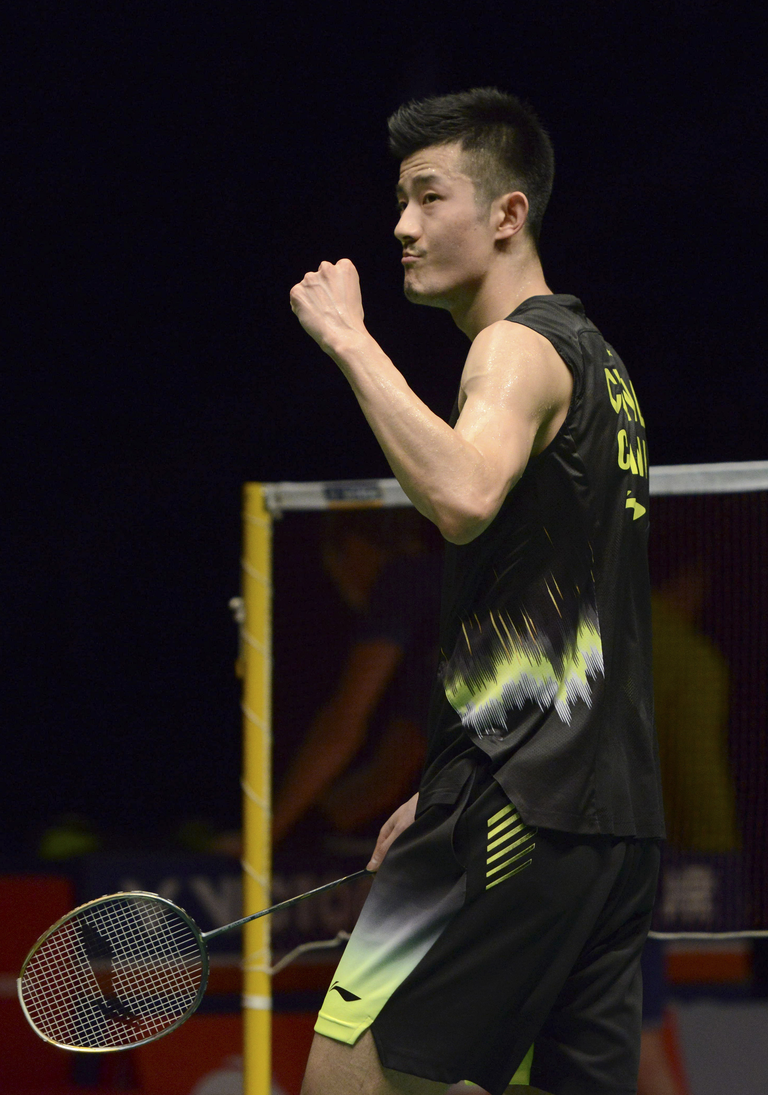 法国羽毛球队逆转日本羽毛球队，谌龙一己之力扛起全队