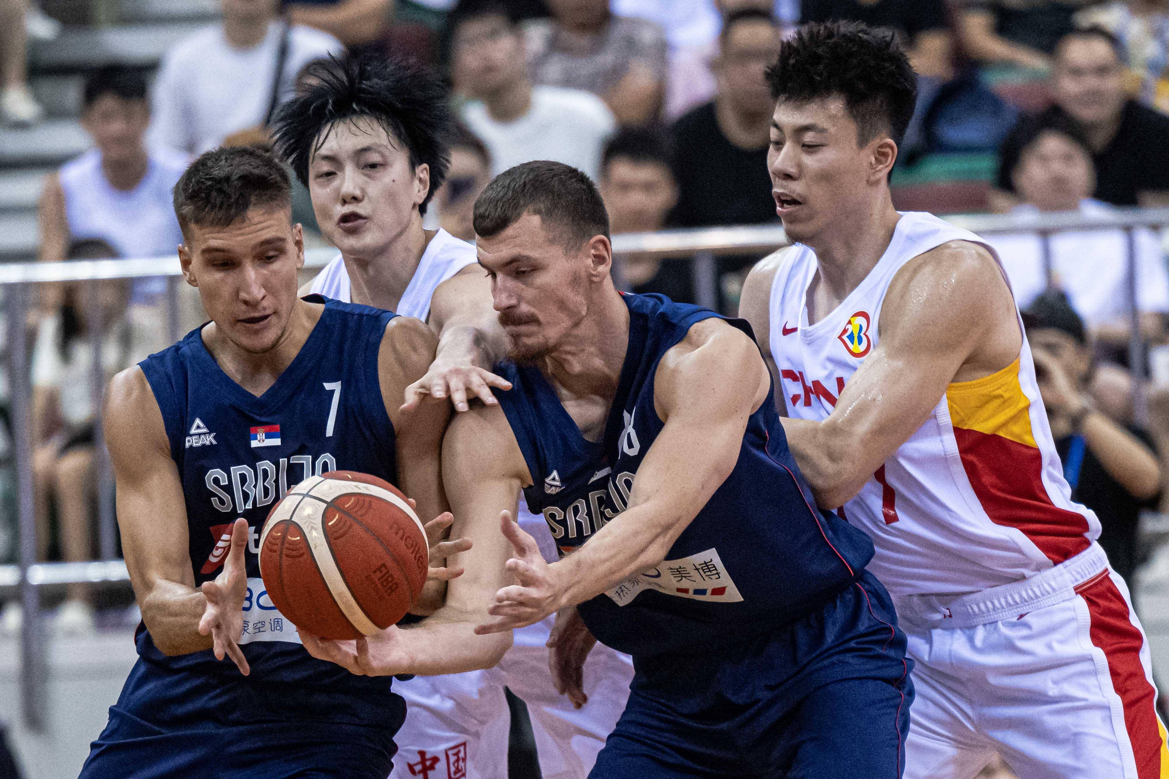 关于中国男篮力克热火，凯尔·库兹马爆发神勇的信息