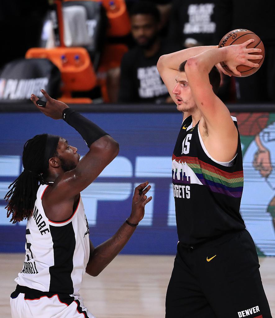 篮网强势鹈鹕，凯尔·库兹马一己之力扛起全队的简单介绍