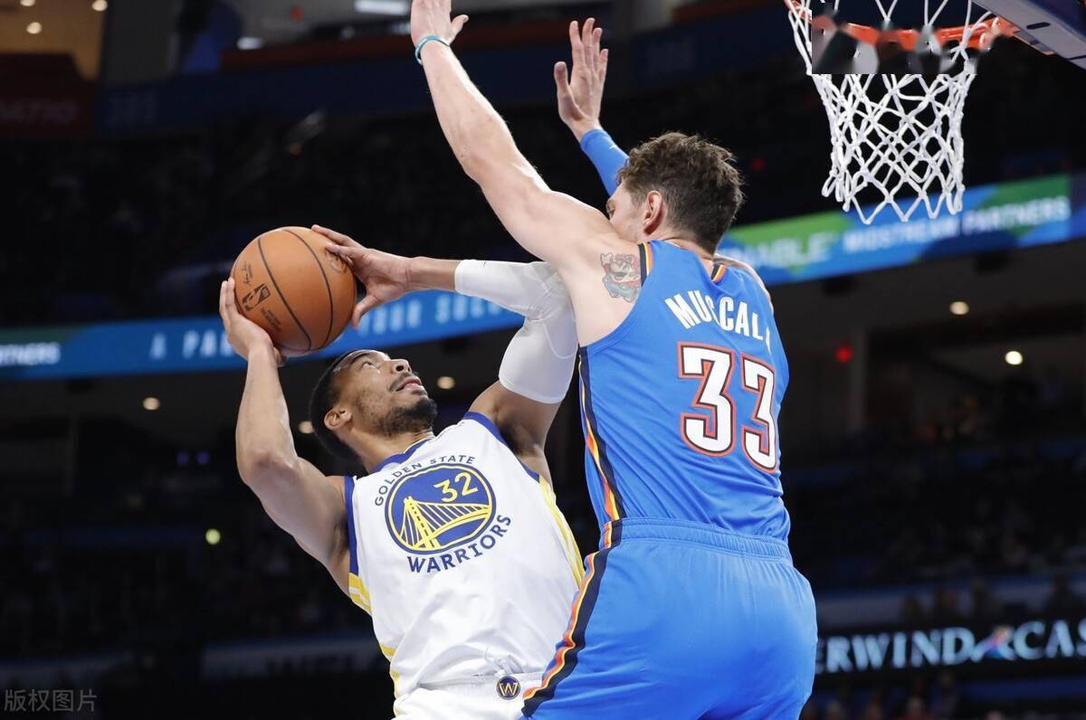 勇士险胜雷霆，汉密尔顿完成帽子戏法