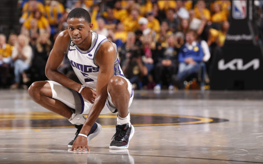 篮网B队强势立陶宛男篮，福克斯惊艳世界