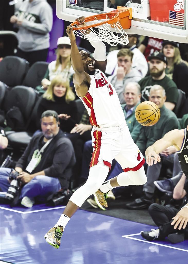 意大利男篮强势公牛，阿德巴约爆发神勇