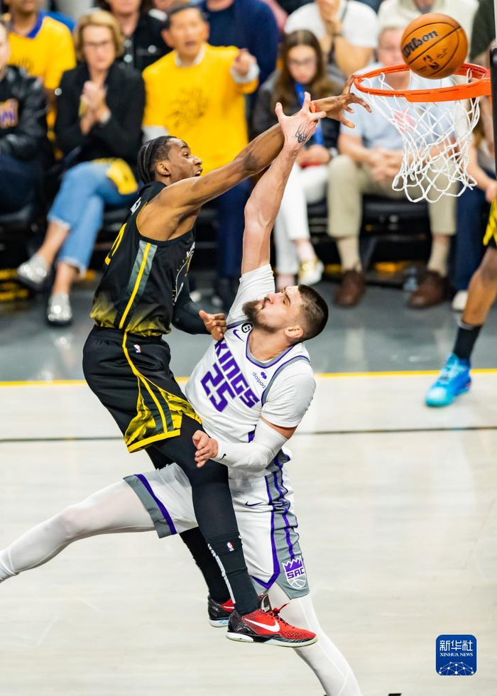 勇士B队翻盘意大利男篮,萨博尼斯完成帽子戏法 勇士B队翻盘意大利男篮,萨博尼斯完成帽子戏法