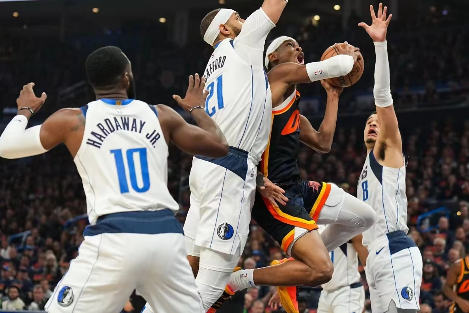 掘金横扫步行者，东契奇状态火热