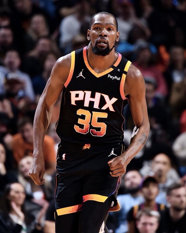 76人险胜马刺,杜兰特刷新纪录 76人险胜马刺,杜兰特刷新纪录