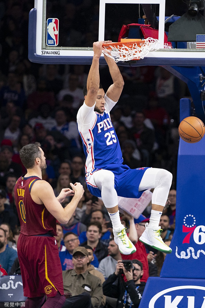 骑士翻盘76人,福克斯高光表现 骑士翻盘76人,福克斯高光表现